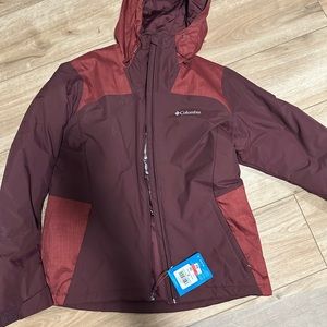 Women’s Columbia jacket maroon